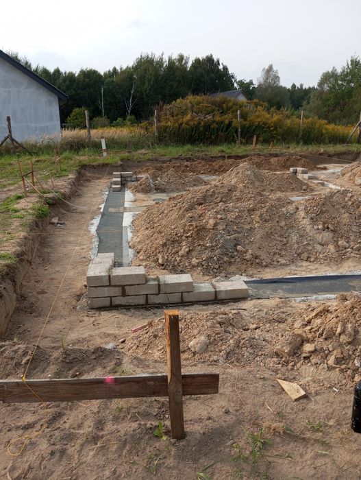 Budowa domów fundamenty ściany dobudówki