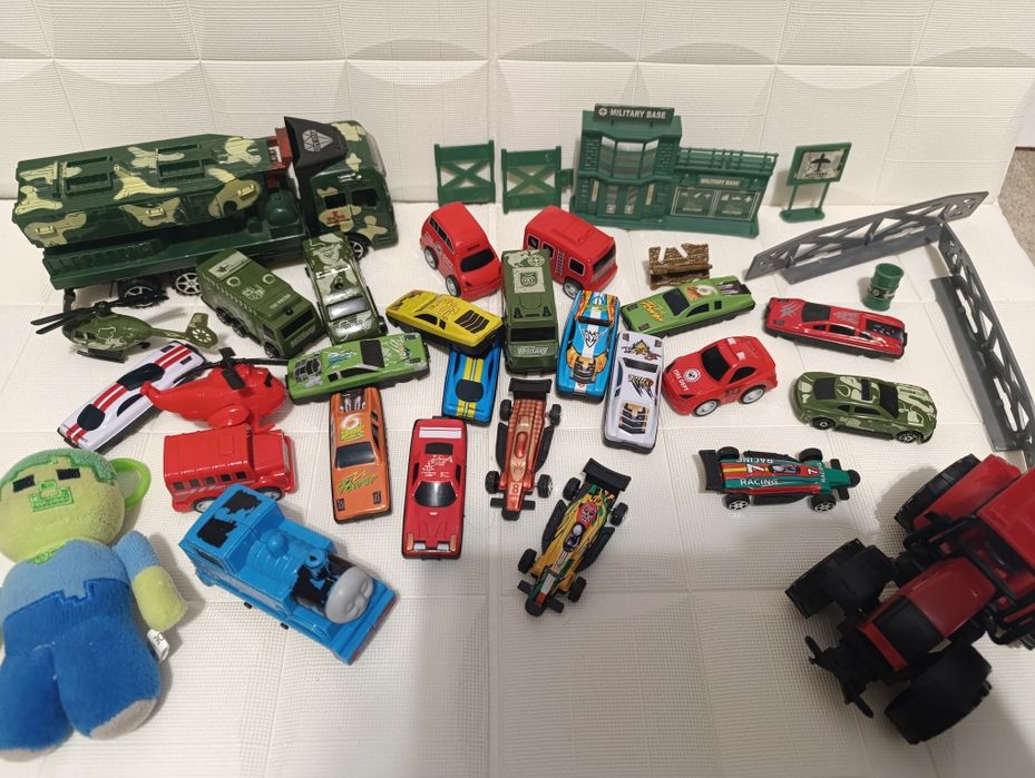 Лот іграшок для хлопчик