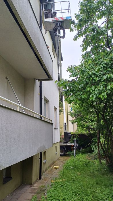 Podnośnik koszowy zwyżka 21 wycinka drzew  rębak