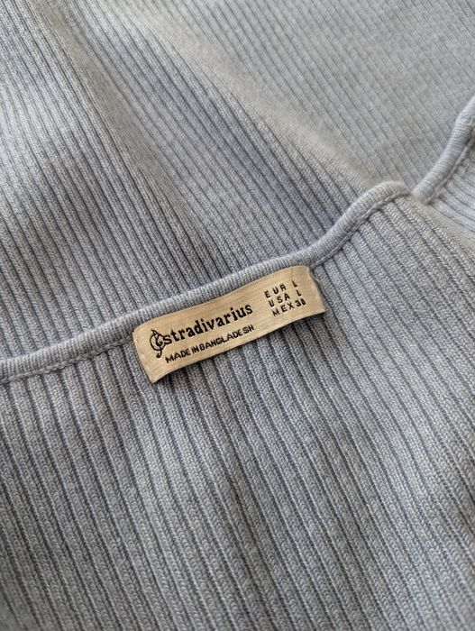 L 40 Stradivarius sukienka prążkowana elastyczna