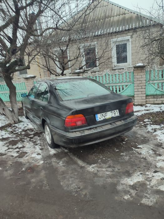 БМВ е39 продам...