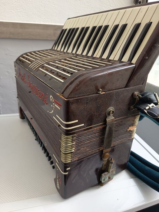 Acordeão Paulo Soprani  + Concertina 8 baixos
