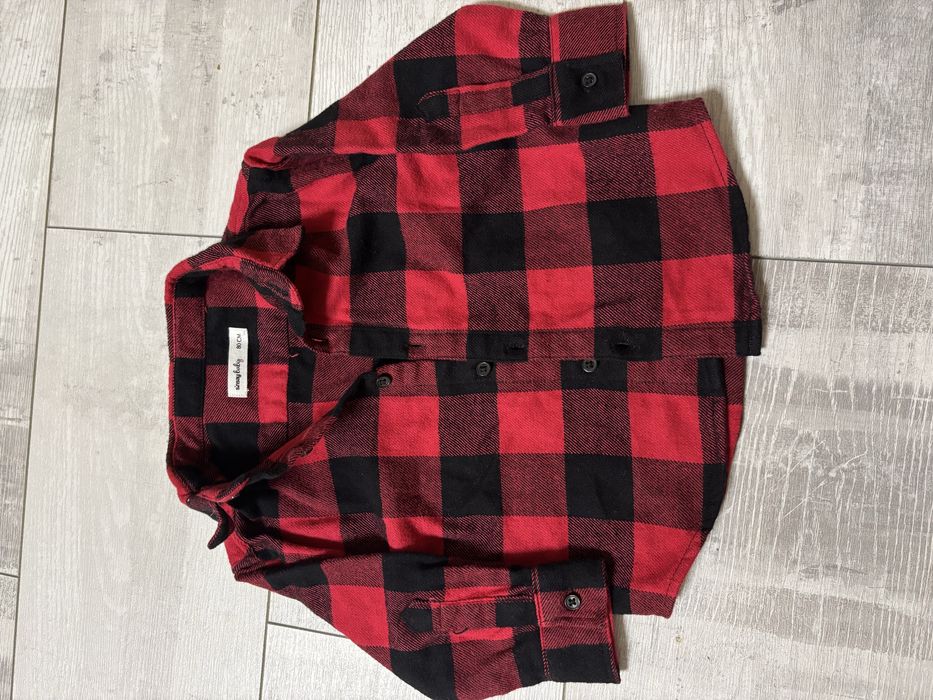 Картата сорочка на ґудзиках