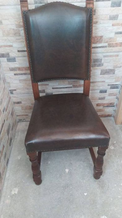 Conjunto mesa e 4 cadeiras em pele - Origem Holandesa