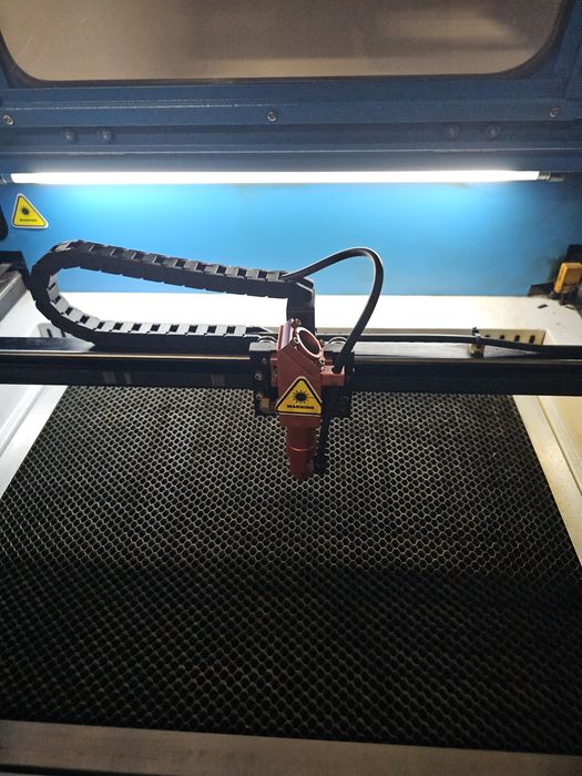 Máquina de laser - Corte e Gravação