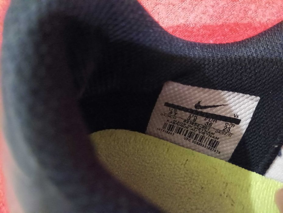 Chuteiras NIKE MERCURIAL  Nº 36