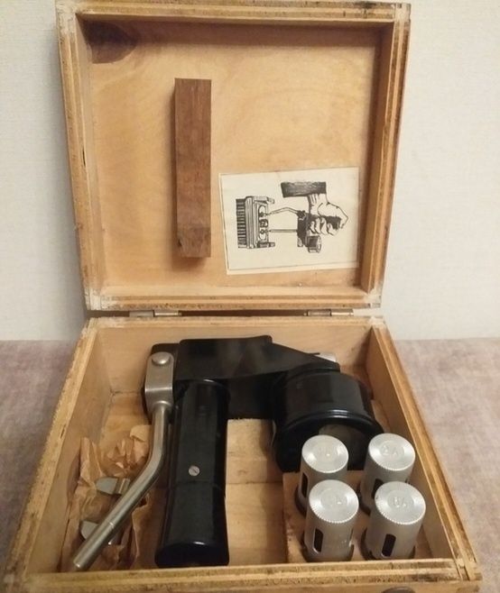 Нагрузочная вилка. Прибор для измерения уровня заряда аккамуляторов.