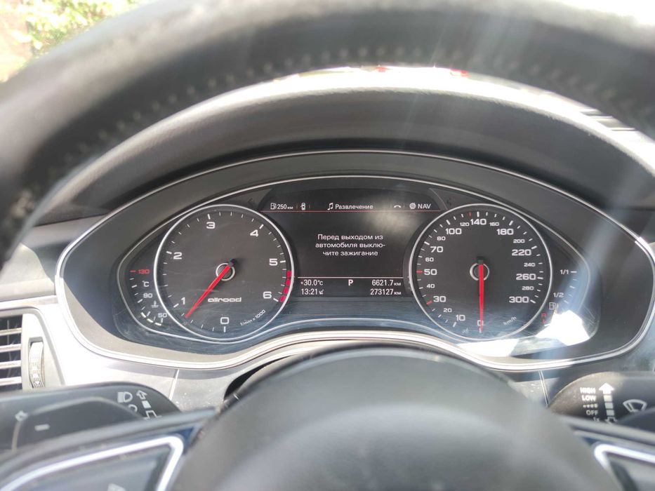 Автомобіль Ауді А6С7 Allroad 2014