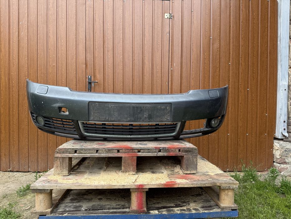 Zderzak audi a4 b6 pod xenony  LX7Z