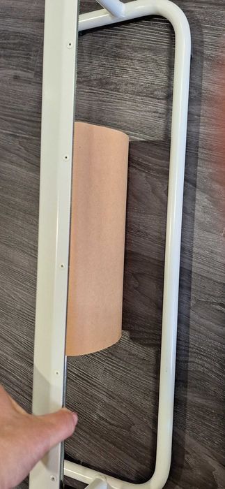 Suporte para rolos de papel de embrulho