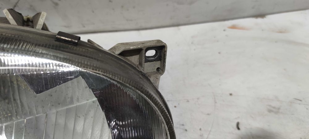 VW Golf III Lampa Reflektor Prawa Przednia Prawy Przód PP Hella