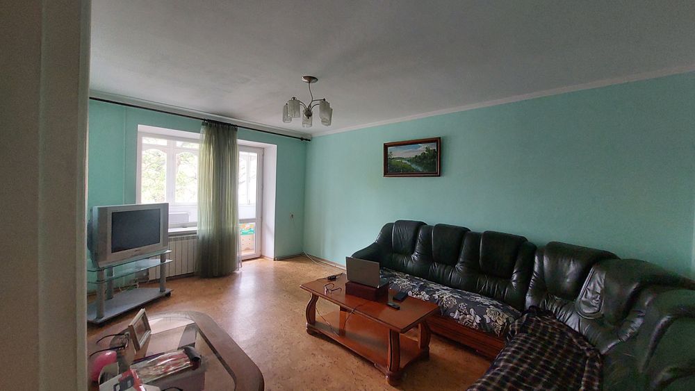 Продам 4-кімнатну квартиру. Вул.Грецька,14.