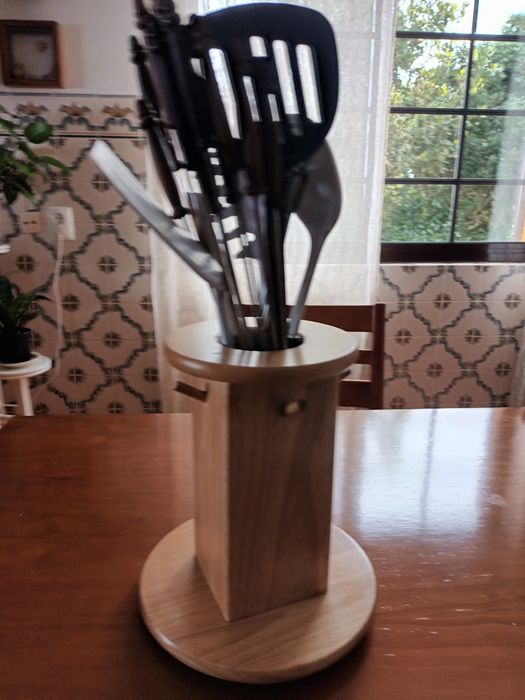 Suporte rotativo de acessórios de cozinha