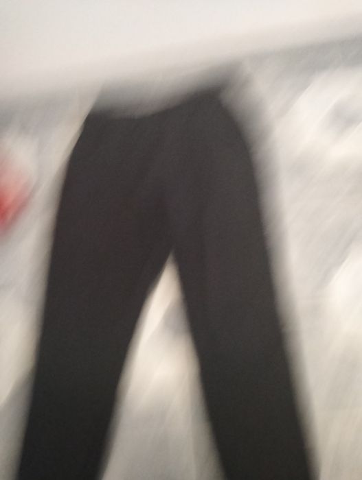 Подарую штани на хлопчика 128-140