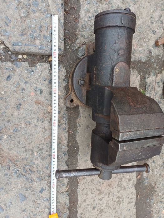 , ключ газовый 2, . Наждак пром. Тиски.