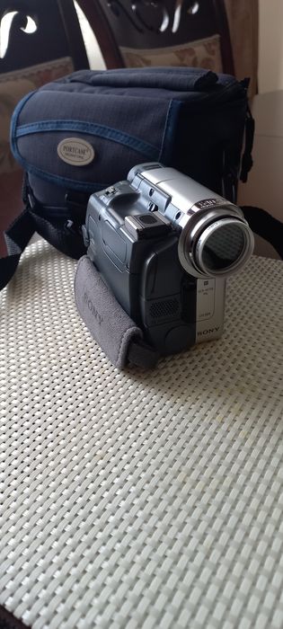 Продам видеокамеру ' sony"