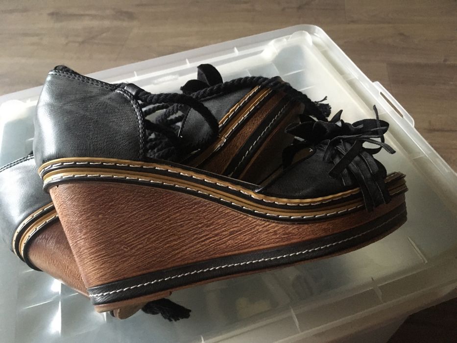 Buty na koturnie roz 37