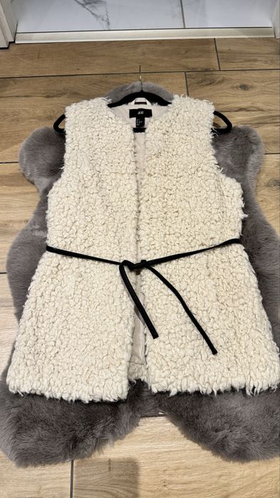 H&M Teddy Colete | Belted | Cozy & Chic