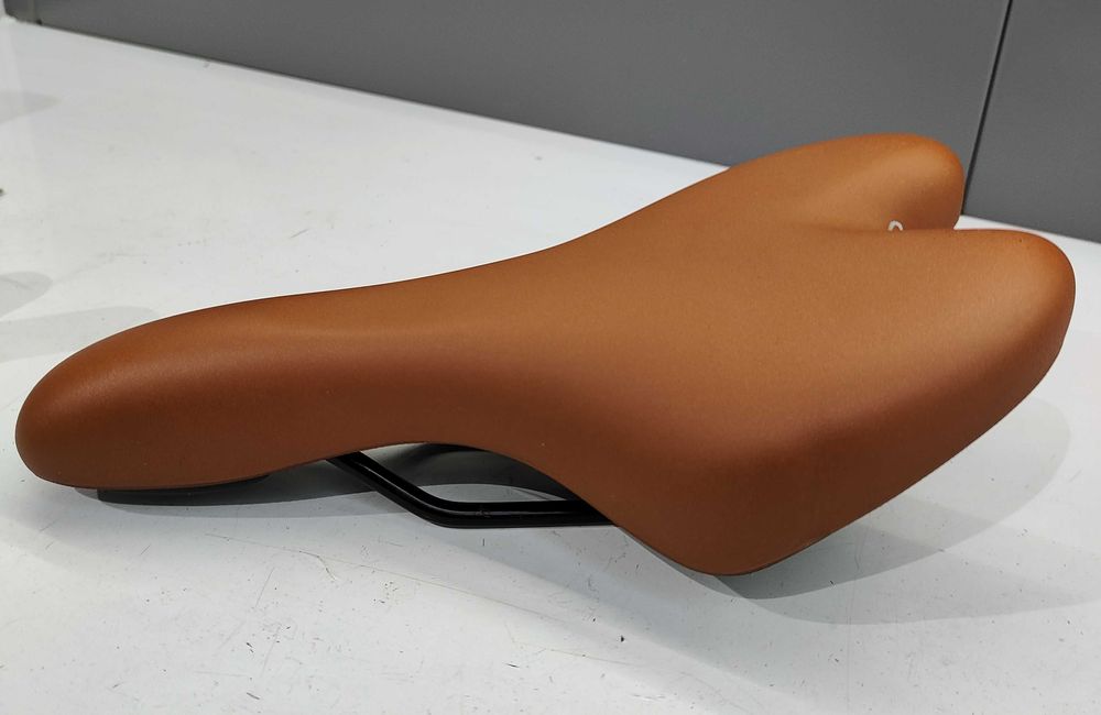 BMW Cruise NBGIII rower siodełko brązowe Selle Royal Frecia