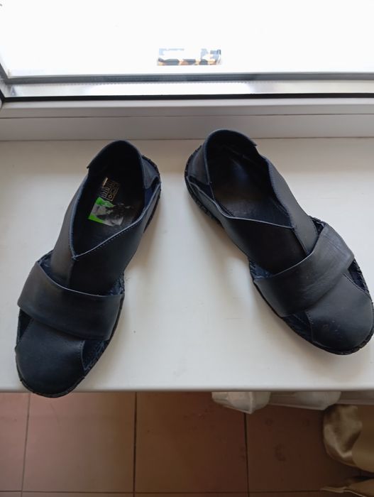 Продам кожаные сандалии 1 раз одел