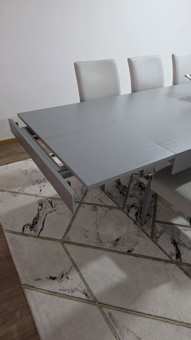 mesa de sala de jantar com 6 cadeiras