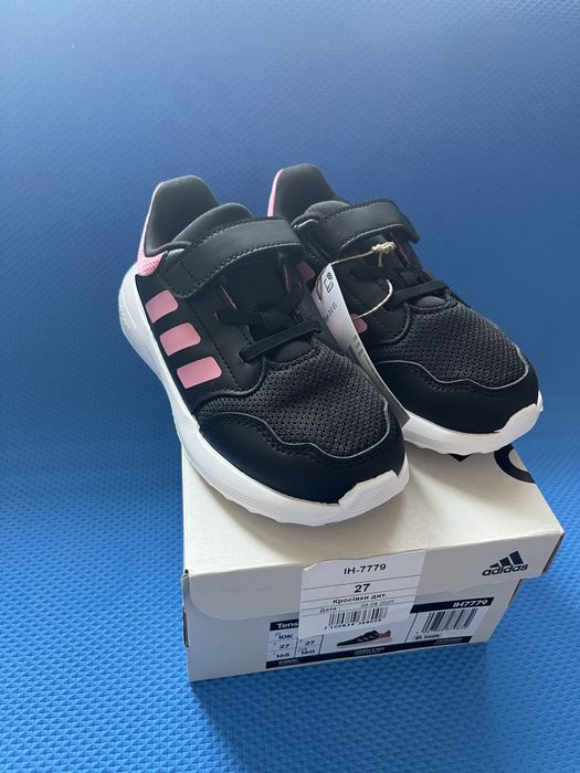 Нові кросівки для дівчинки adidas tensaur, розмір 27