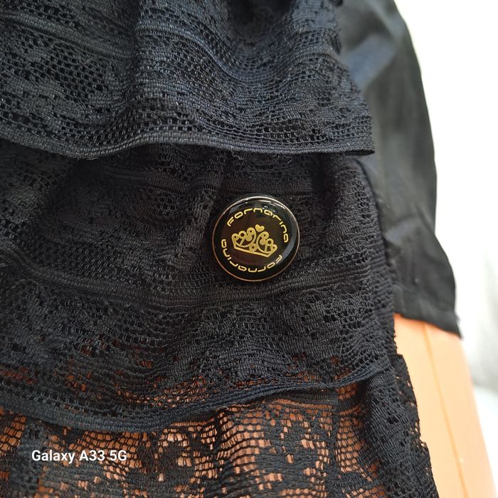 Bluzka czarna elegancka z koronką stójką