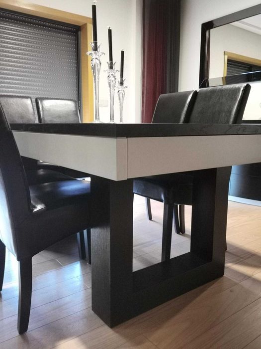 Mesa de Sala em madeira maciça Wengué e Cinza