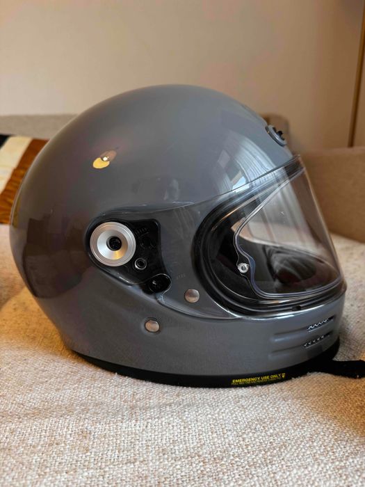 Capacete Shoei e intercomunicador