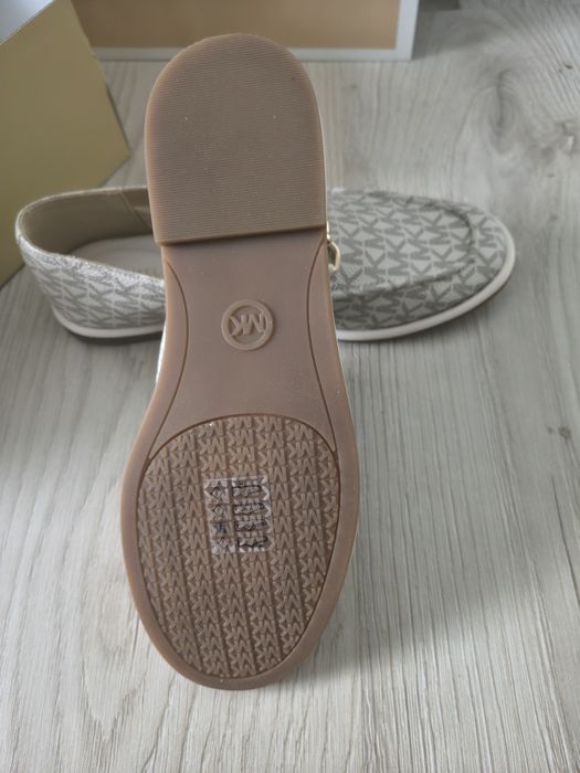 Michael Kors loafersy Carson vanilla monogram 39