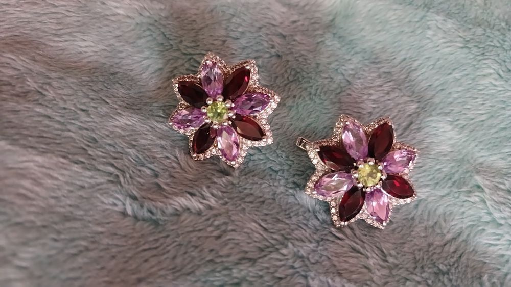 Срібні сережки з натуральними каменями