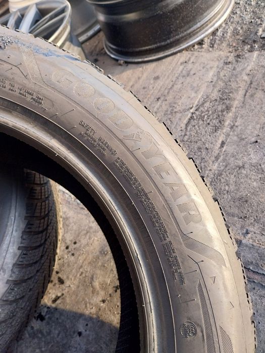 215.55.17 Zimowe Goodyear super stan montaż