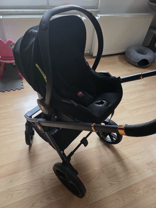 Wózek Venicci Tinum 3w1