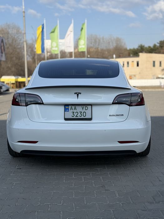 Tesla model 3 Performance