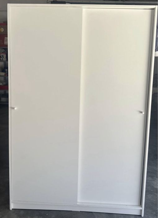 roupeiro com portas deslizantes “Kleppstad”
