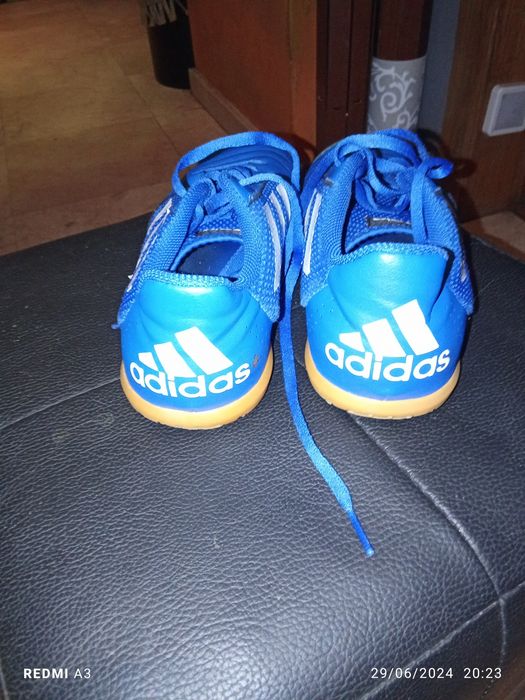 Tênis adidas em excelente estado