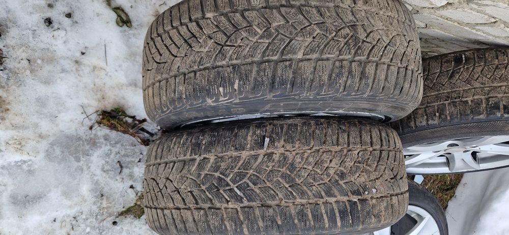 Продам комплект зимових шин з легкосплавними дисками  205 50 17