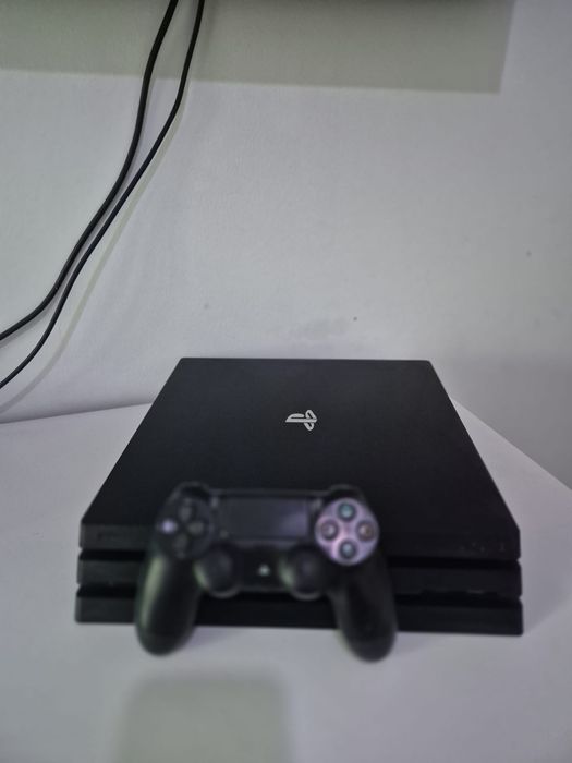Playstation 4 pro (ps4 pro 1TB)