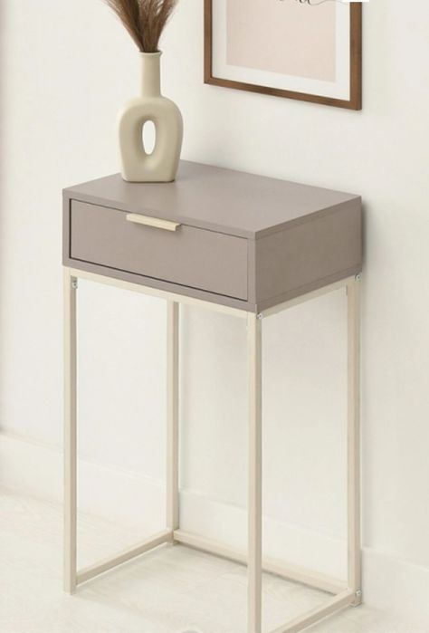 Stylowa konsola do przedpokoju lub korytarza