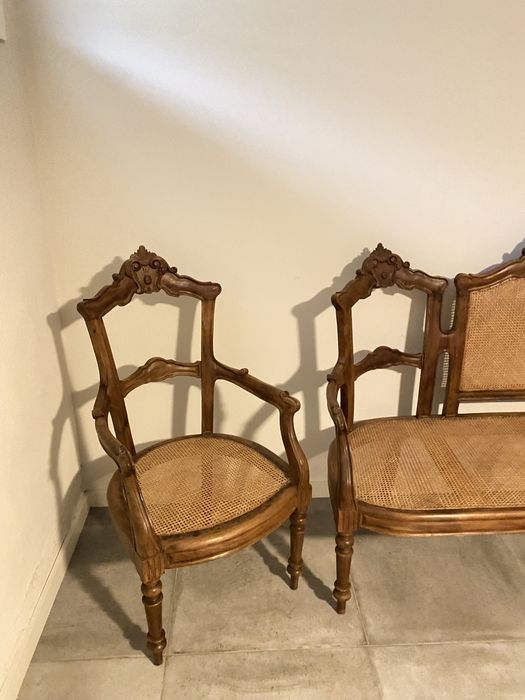 Conjunto de 2 cadeiras e um cadeirao, restaurados