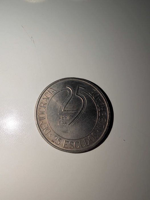 25 Escudos - 10th Anniversary of April 25, 1974–1984