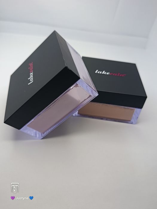 Nowy puder do twarzy - jak Huda