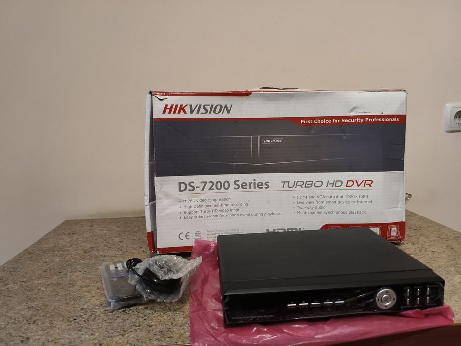 Продам відеореєстратор марки Hikvision ds-7200