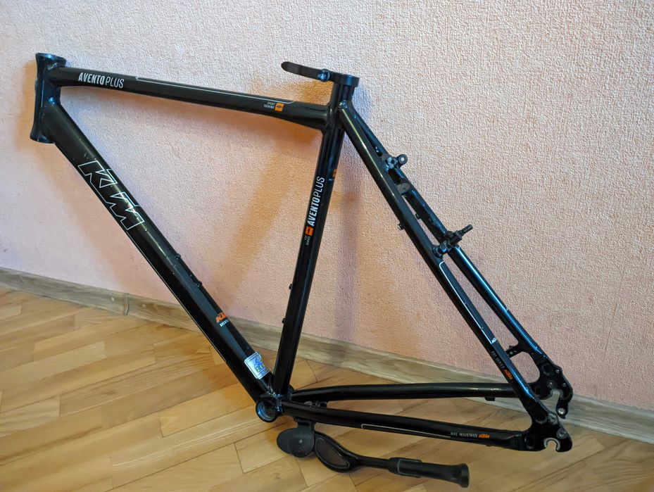 Рама KTM Б\У алюминий 29 колеса тормоза под v-brake