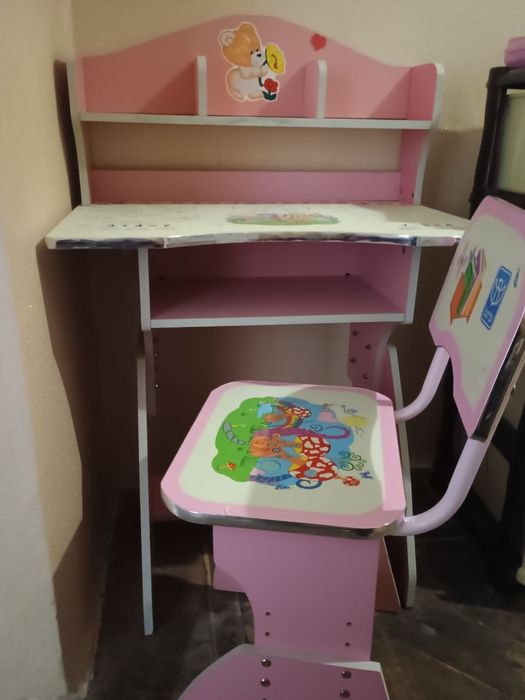 Комплект детский стол и стул с регулировкой высоты