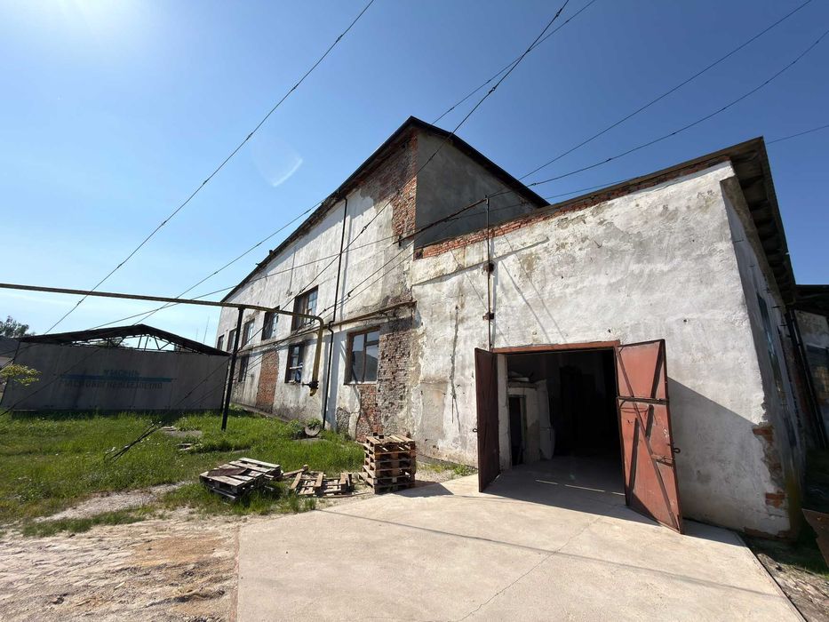 Продам діючий завод, що складається з (групи виробничих будівель та споруд), загальною площею 6 922,5 кв.м. в Стрийському районі
