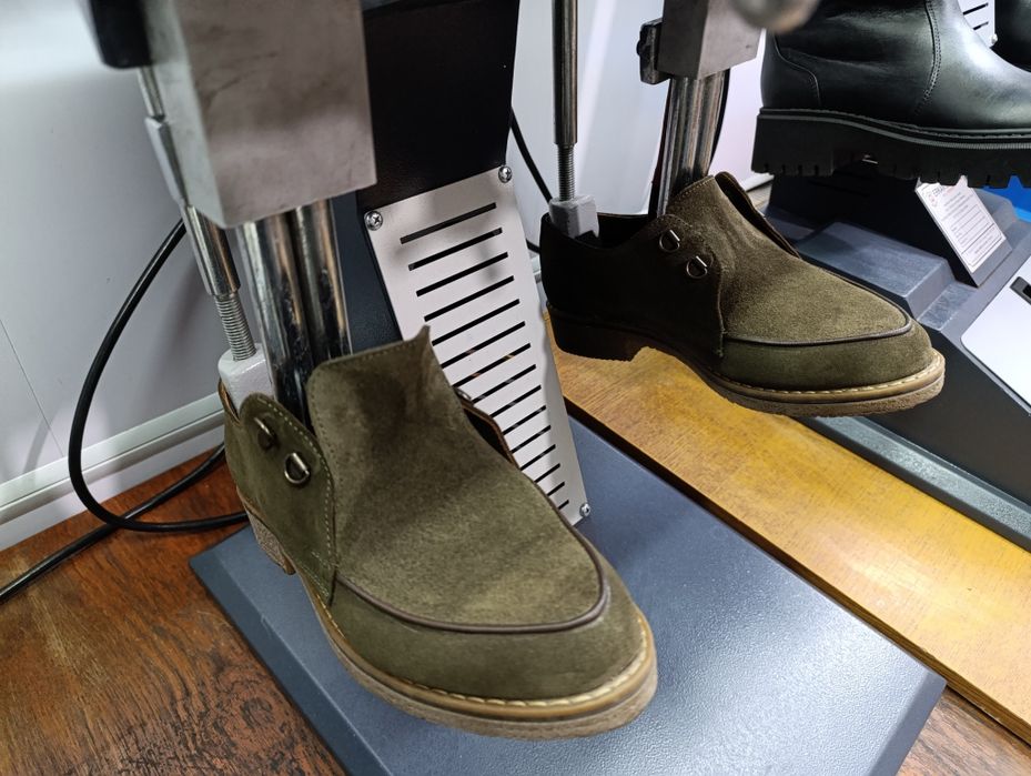 Професійна розтяжка взуття