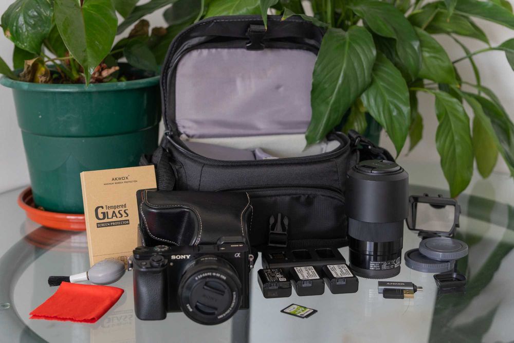 Sony a6000 + 16-50mm + 55-210mm + 3 baterias + acessórios