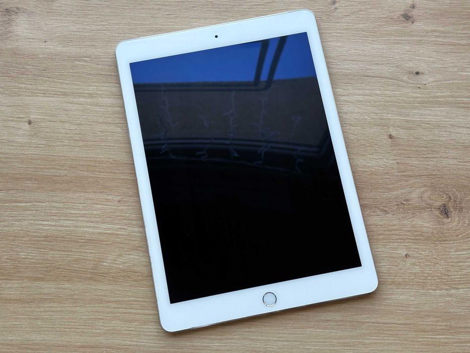 Tablet Apple iPad Air 2 gen. 64 GB Wi-Fi + LTE – bat: 67% – GW 3 msc