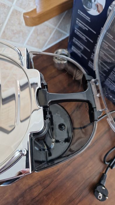 Ekspres Kolbowy ciśnieniowy Prezent De'Longhi Icona Vintage czarny